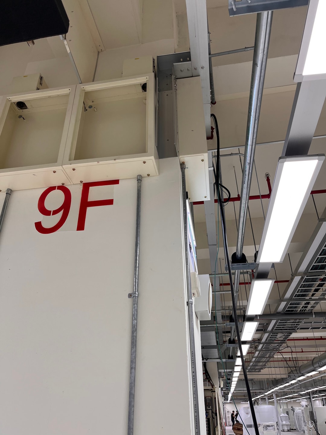 英業達桃科廠5F潔淨室空調電力及監控與消防電系統工程 圖片 5