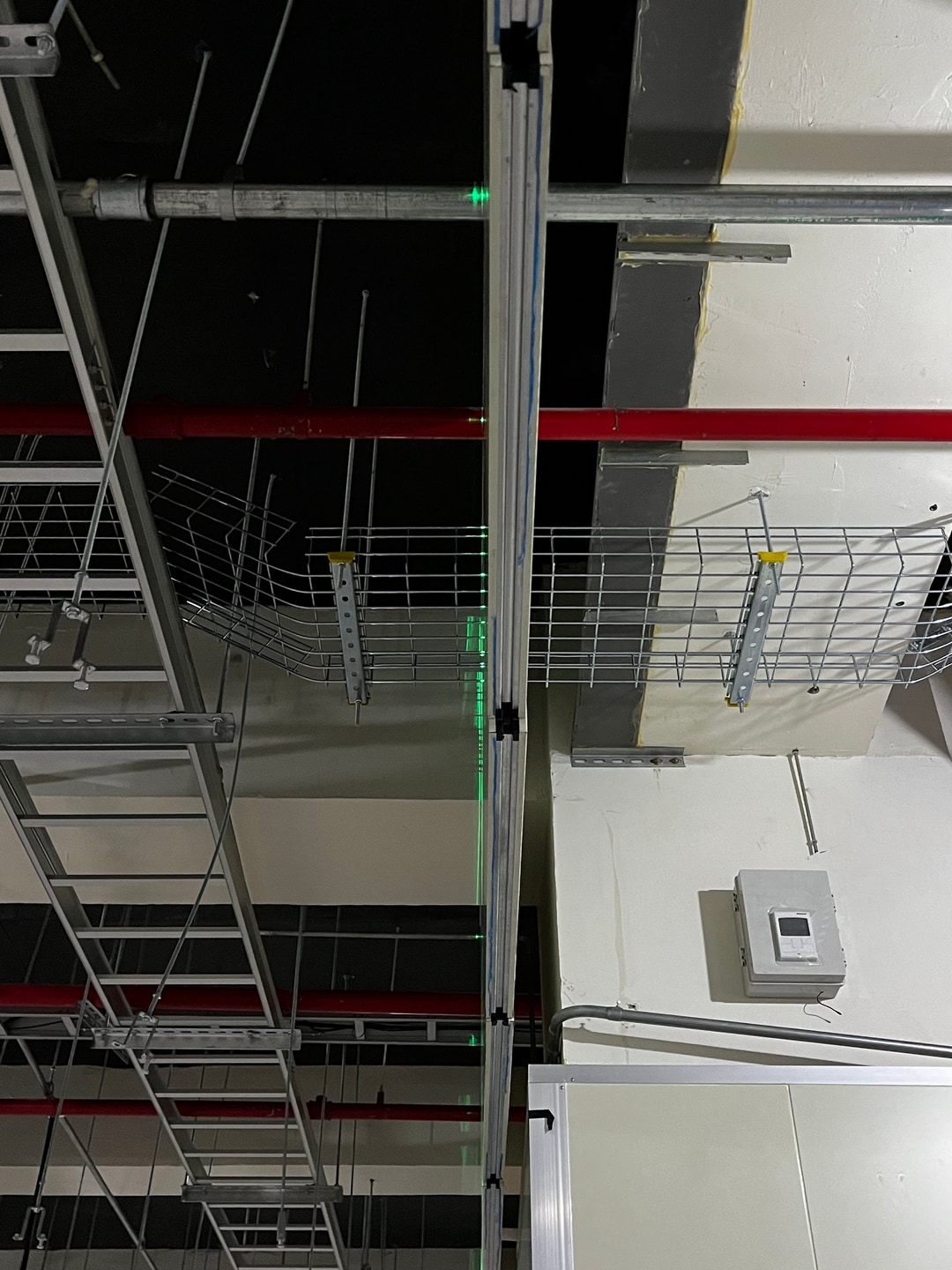 英業達桃科廠7F產線ISO7無塵室空調電力及監控工程 圖片 3