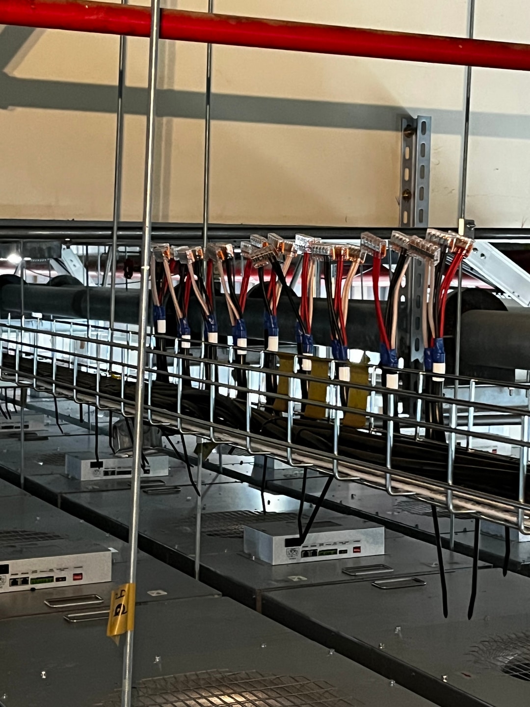 英業達桃科廠7F產線ISO7無塵室空調電力及監控工程 圖片 6