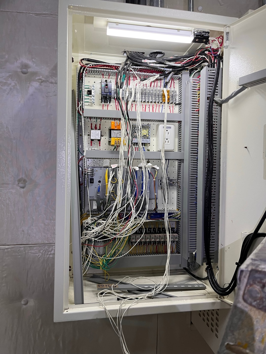 臺北大巨蛋全場空調監控系統改正及測試 圖片 2