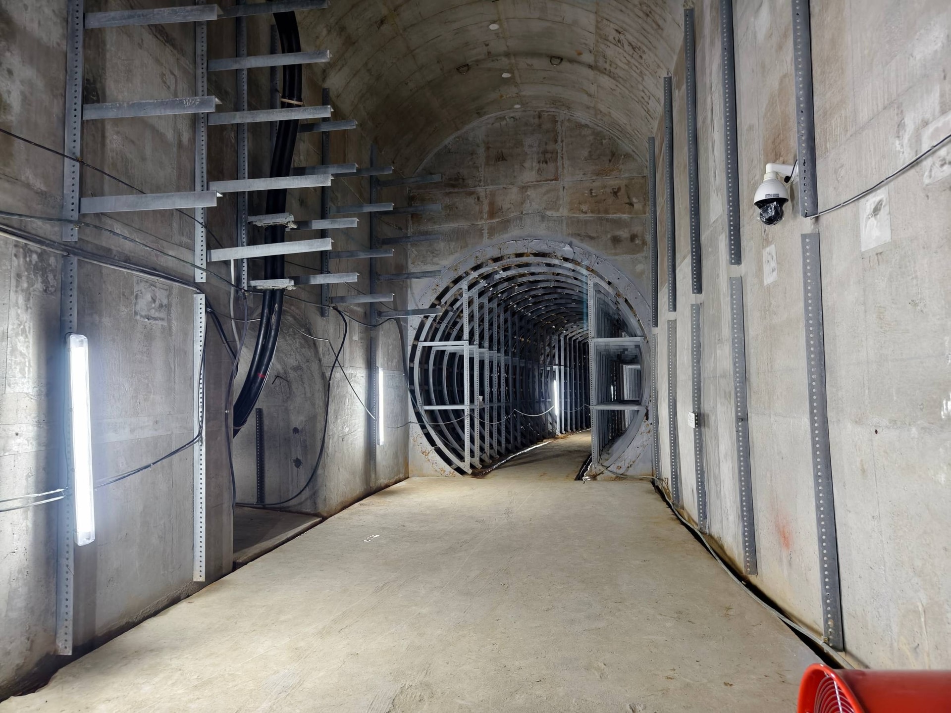 台電松湖地下電纜洞道臨時光纖通訊及監視工程 圖片 2